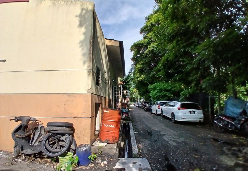 Jalan Pekaka Seksyen 8