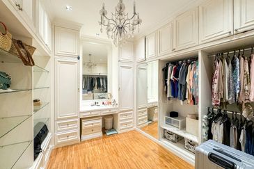 Mirage By The Lake @ Perdana Lakeview West