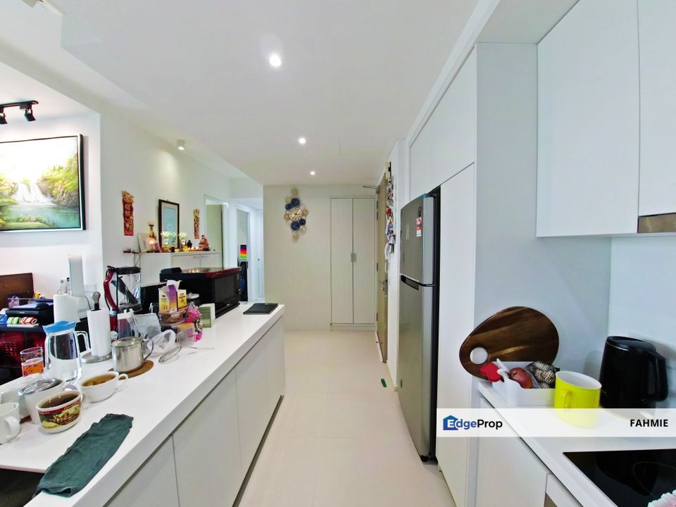 Fully renovated. Freehold. Cantara Residences. Ara Damansara. , Selangor, Ara Damansara