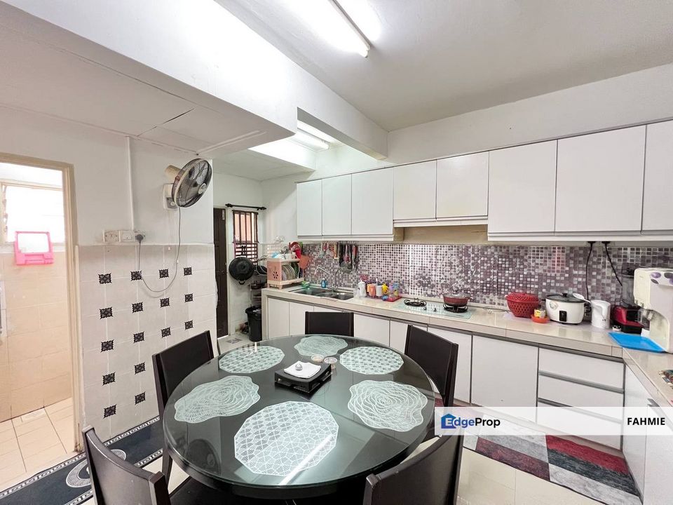 Tak mengadap rumah lain. Freehold. Seksyen 5. Bandar Bukit Mahkota. Bangi. , Selangor, Bangi