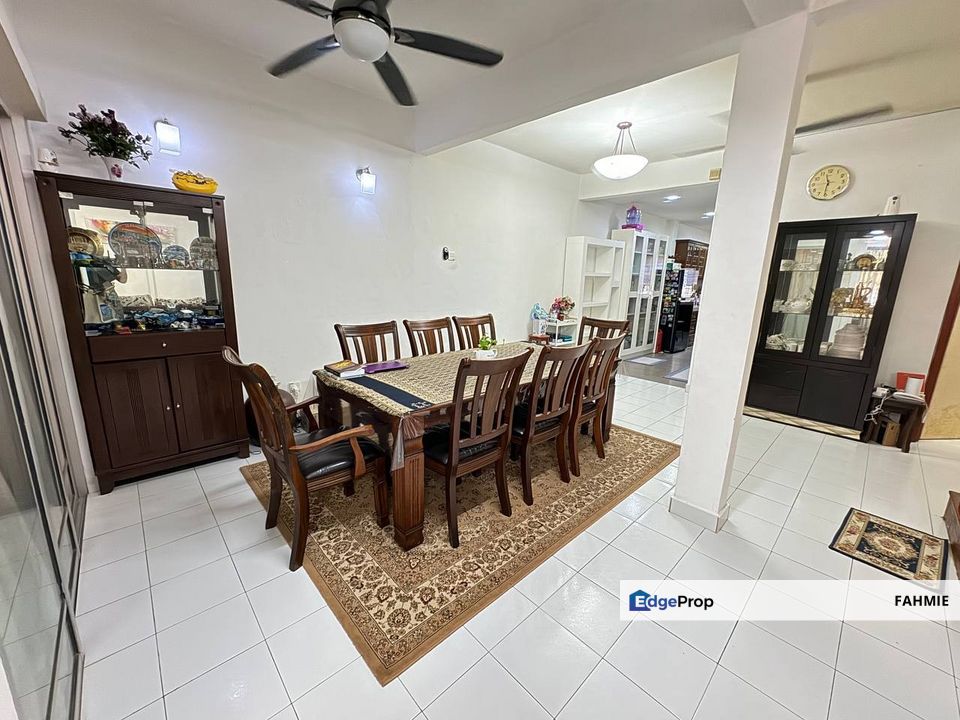 Fully renovated. Freehold. Putra Tropika. Bandar Seri Putra. Kajang. , Selangor, Bangi