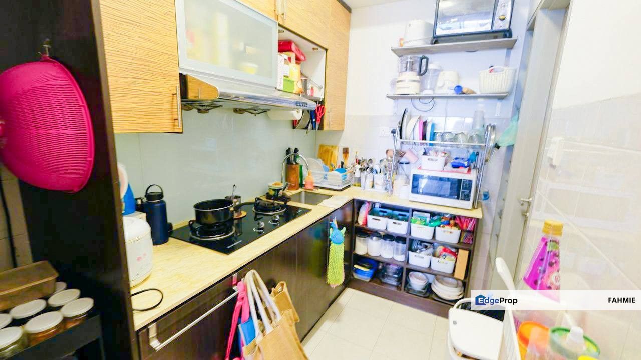 End lot. Lower floor. Freehold. Prima Court. Taman Melawati. , Kuala Lumpur, Taman Melawati