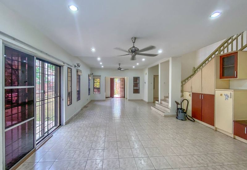 Corner lot. Freehold. Bukit Jelutong. Shah Alam. 