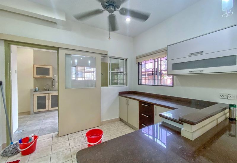 Corner lot. Freehold. Bukit Jelutong. Shah Alam. 