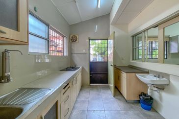 Corner lot. Freehold. Bukit Jelutong. Shah Alam. 