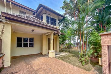 Corner lot. Freehold. Bukit Jelutong. Shah Alam. 