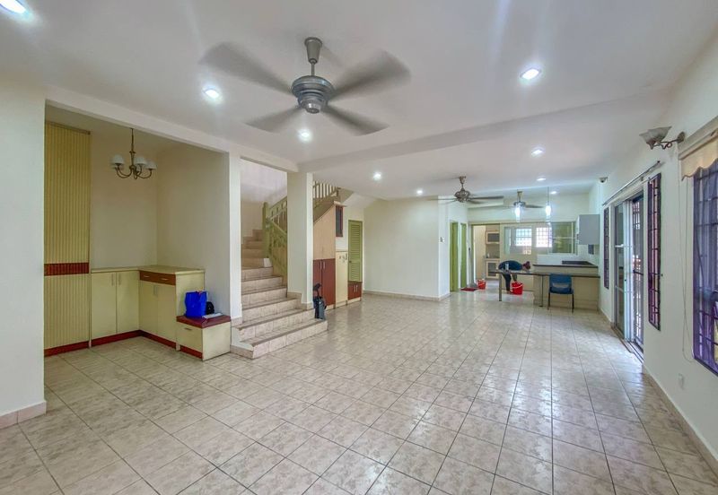 Corner lot. Freehold. Bukit Jelutong. Shah Alam. 