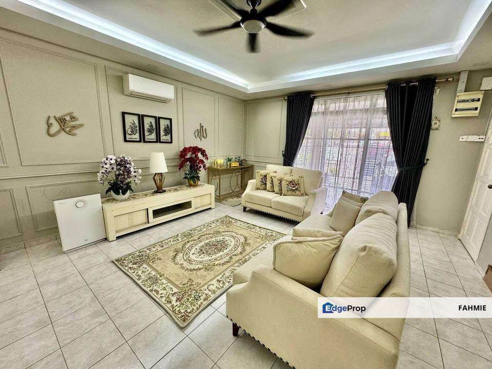 Fully renovated. Freehold. Laman 2. Bandar Seri Putra. Bangi. , Selangor, Bangi