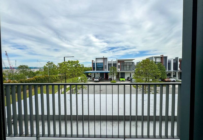 Lucent Residence @ twentyfive.7