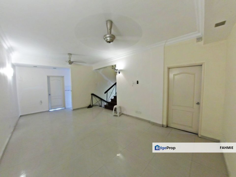 Not facing other unit. Upper unit. Templer Kenari. Templer Heights. Rawang. , Selangor, Rawang