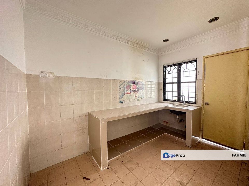 Paling murah. Freehold. Seksyen 2. Bandar Bukit Mahkota. Bangi. , Selangor, Bangi