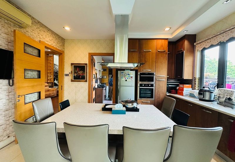 Perdana Lakeview East