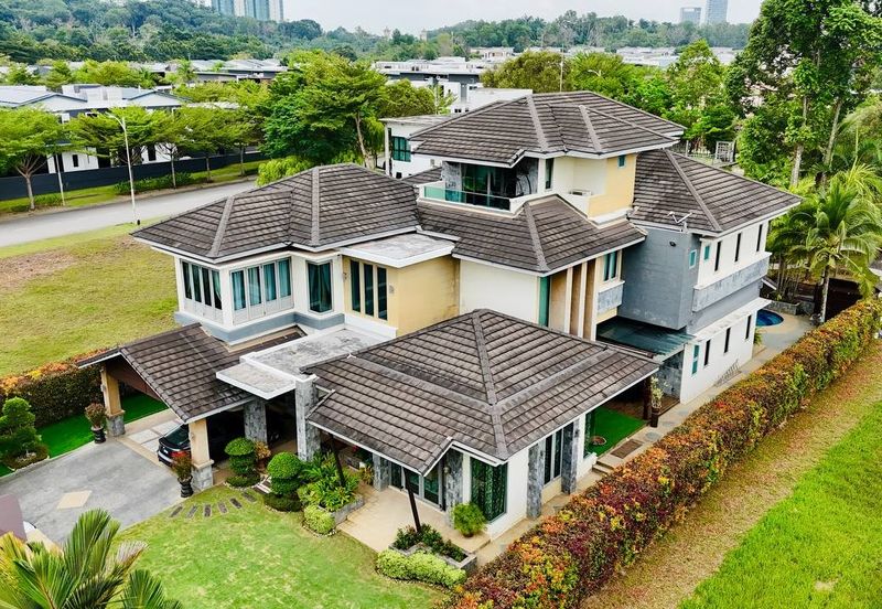 Perdana Lakeview East