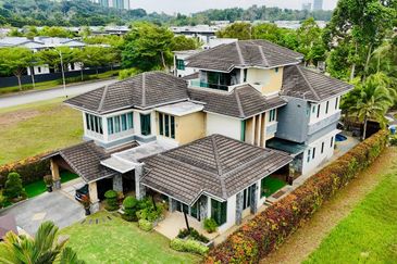 Perdana Lakeview East