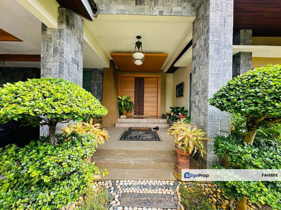 View of Tasik Putrajaya from balcony. Freehold. Perdana Lakeview East. Cyberjaya. , Selangor, Cyberjaya