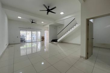 NILAI IMPIAN (LAMAN AZALEA)