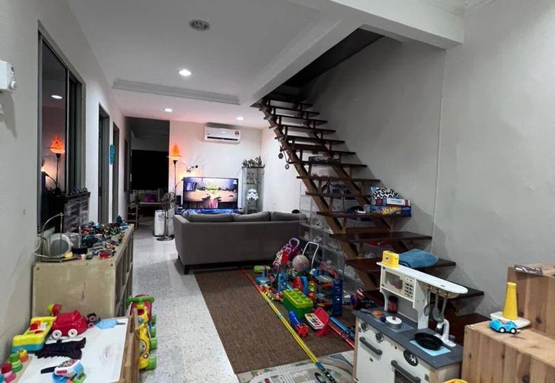 Renovate. Freehold. Taman Melawati. 