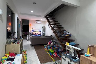 Renovate. Freehold. Taman Melawati. 