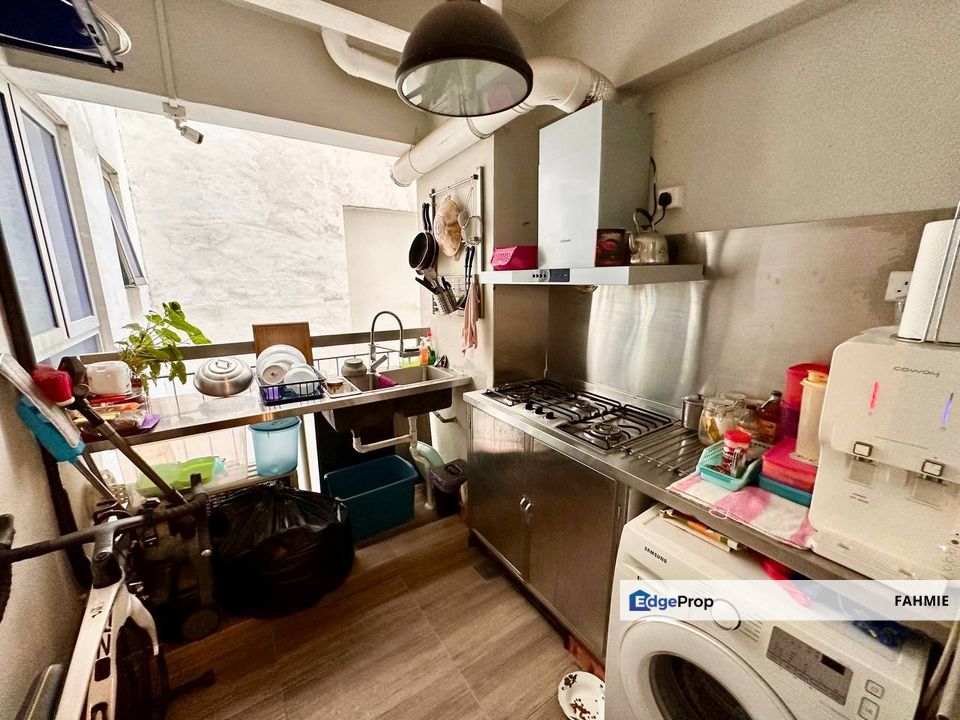 Fully renovated. Corner unit. Freehold. Putra 1 Apartment. Bandar Seri Putra. Bangi. , Selangor, Kajang