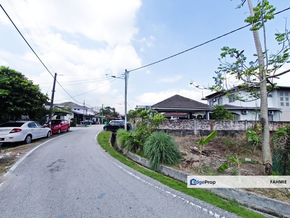 Tanat lot kediaman. Bertentangan Plaza Idaman. Jalan Melati. Gombak Setia. , Selangor, Gombak
