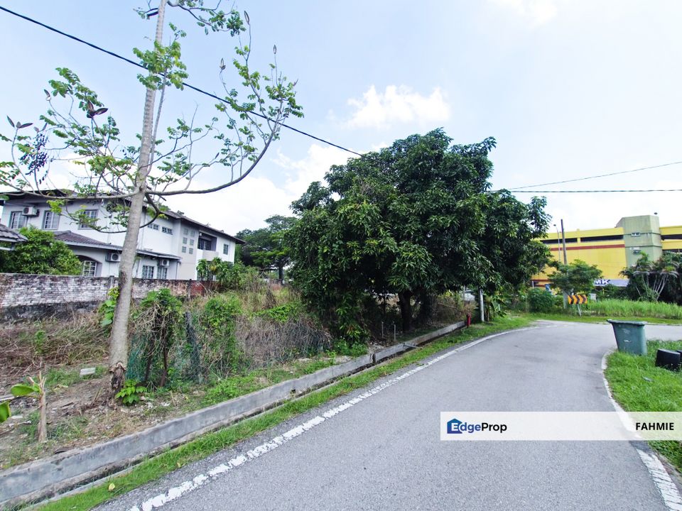 Tanat lot kediaman. Bertentangan Plaza Idaman. Jalan Melati. Gombak Setia. , Selangor, Gombak