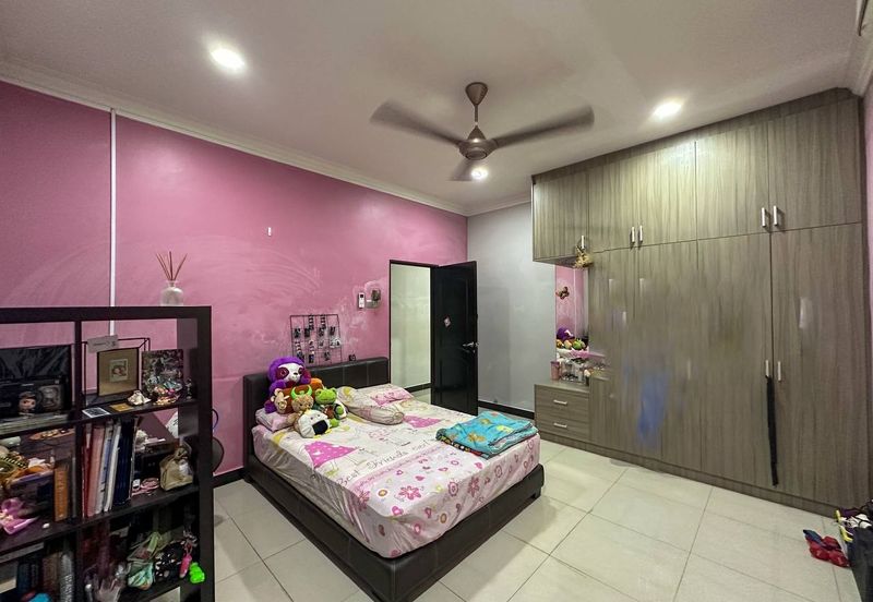 Putra Hill Residency