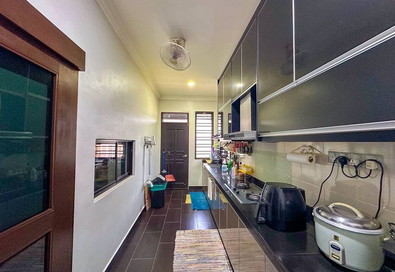 Putra Hill Residency