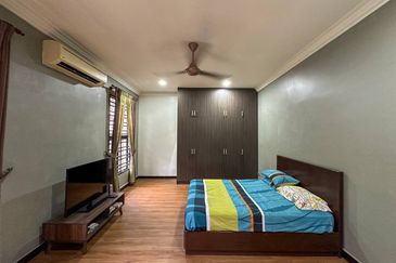 Putra Hill Residency