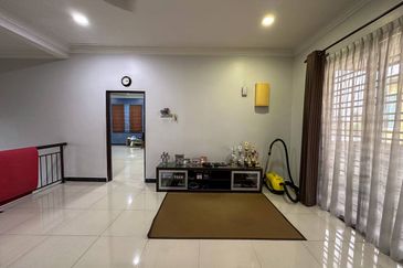 Putra Hill Residency