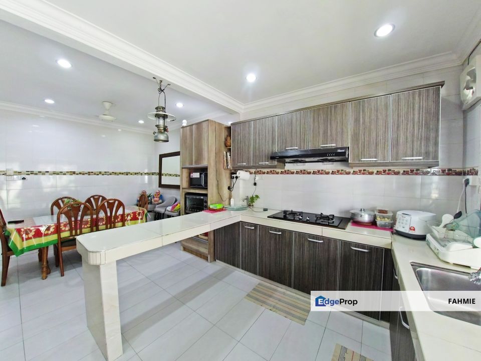 Fully renovated. Freehold. Non bumi lot. Taman Rawang Perdana 1. Rawang. , Selangor, Rawang