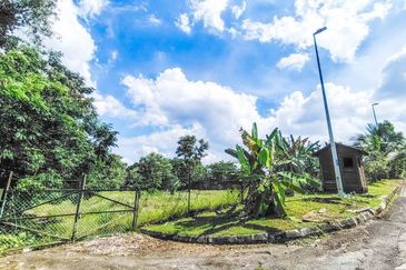 KGSAAS Golf Club, Seksyen 13