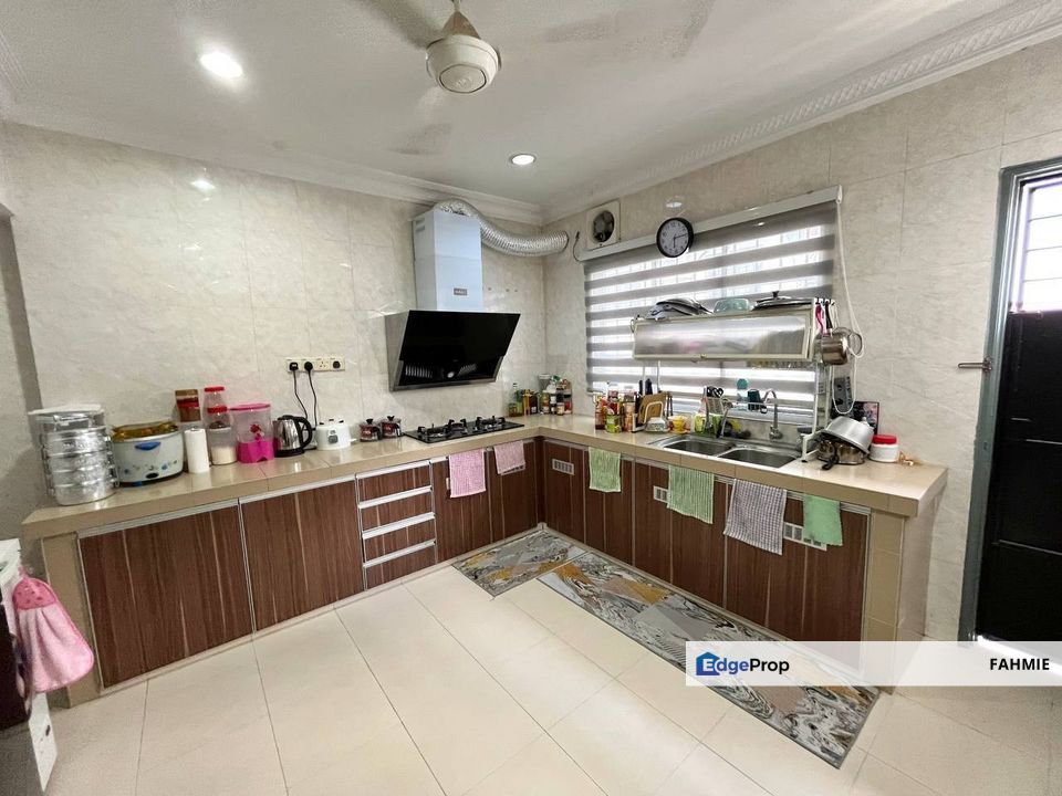 Fully renovated. Taman Pinggiran Batu Caves. Batu Caves. , Selangor, Batu Caves 