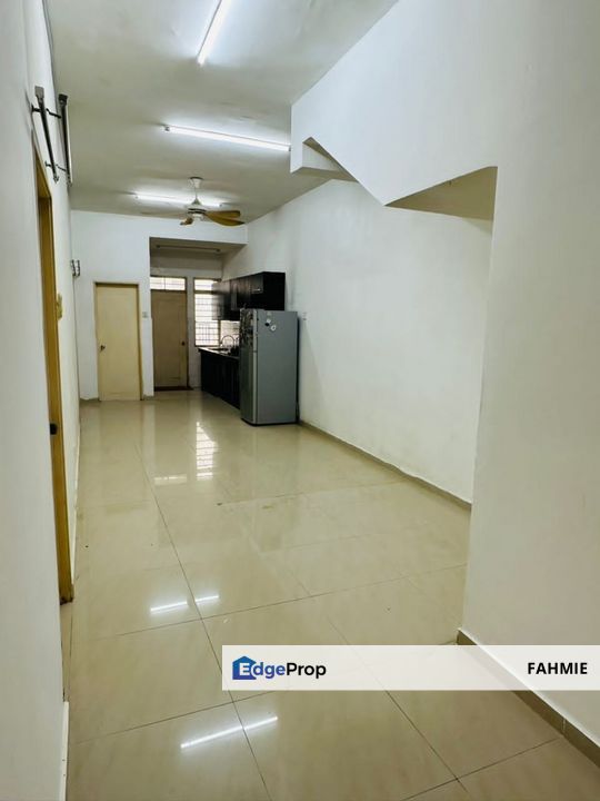 End lot. Lower floor. Bayu Parkville. Balakong. , Selangor, Balakong