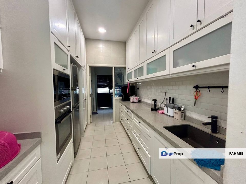 Fully furnished. Akasia. Cahaya Alam. Shah Alam. , Selangor, Shah Alam