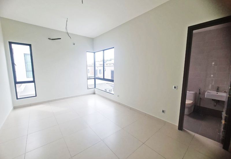 AVIVA GREEN @ SEREMBAN 2