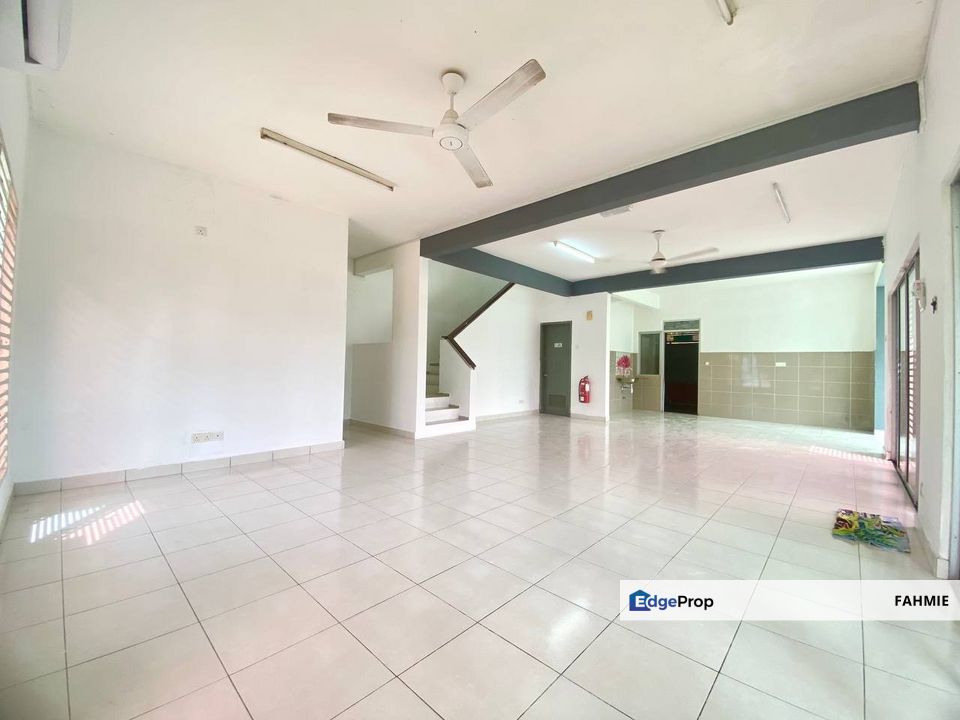 Tak mengadap rumah lain. Corner lot. Freehold. Desiran. Timur Enstek. Bandar Enstek. , Negeri Sembilan, Seremban