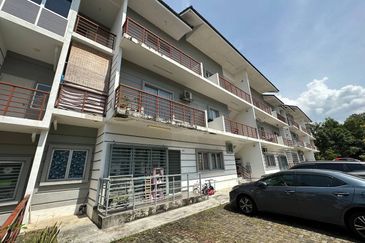 BANDAR AINSDALE FASA 1(SUCI)