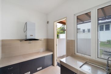 Duta Villa, Presint 14