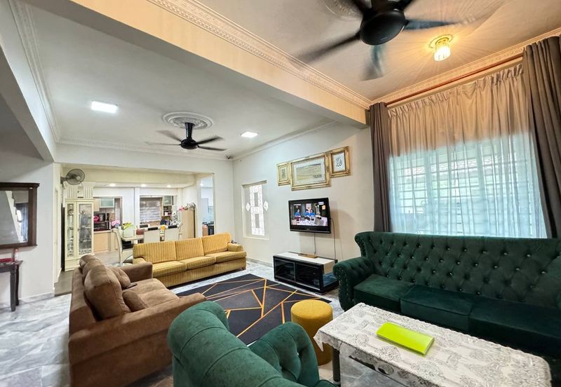 End lot. Fully renovated. Not facing other house. Kelana Idaman PJU 1. Ara Damansara. Petaling Jaya. 