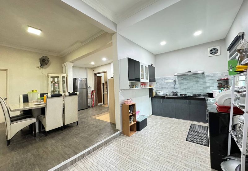 End lot. Fully renovated. Not facing other house. Kelana Idaman PJU 1. Ara Damansara. Petaling Jaya. 