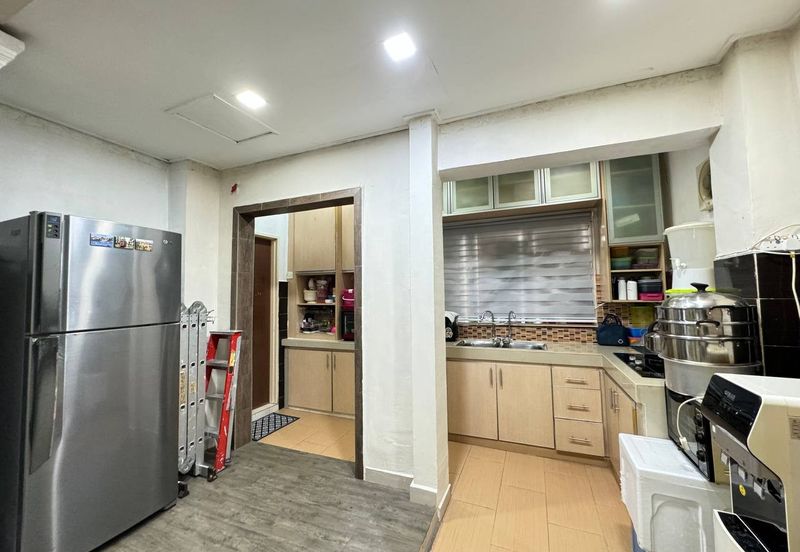 End lot. Fully renovated. Not facing other house. Kelana Idaman PJU 1. Ara Damansara. Petaling Jaya. 