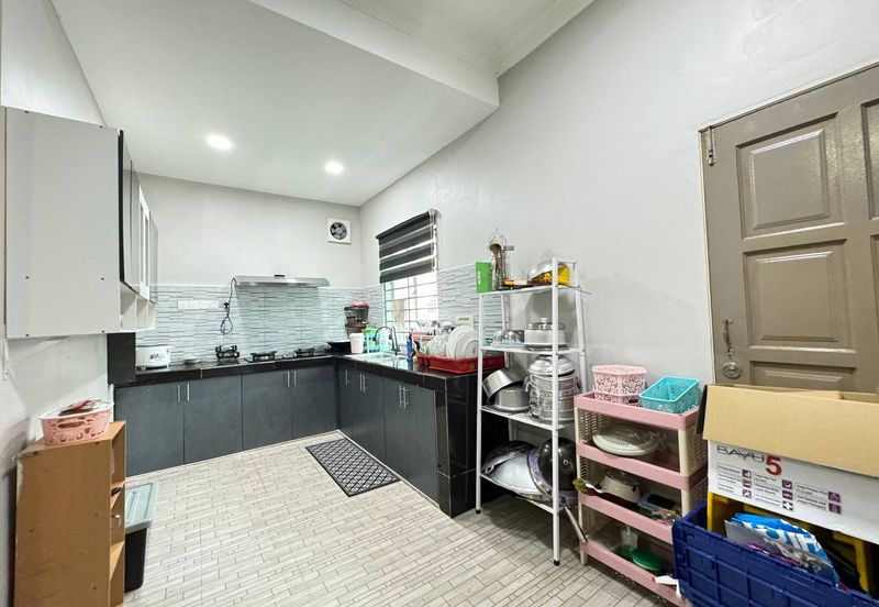 End lot. Fully renovated. Not facing other house. Kelana Idaman PJU 1. Ara Damansara. Petaling Jaya. 