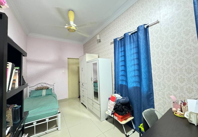 End lot. Fully renovated. Not facing other house. Kelana Idaman PJU 1. Ara Damansara. Petaling Jaya. 