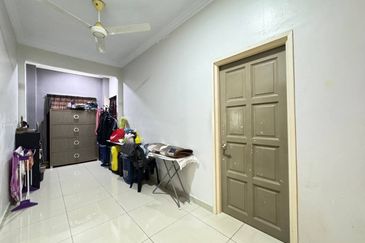 End lot. Fully renovated. Not facing other house. Kelana Impian PJU 1. Ara Damansara. Petaling Jaya. 