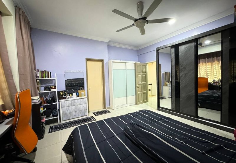 End lot. Fully renovated. Not facing other house. Kelana Idaman PJU 1. Ara Damansara. Petaling Jaya. 