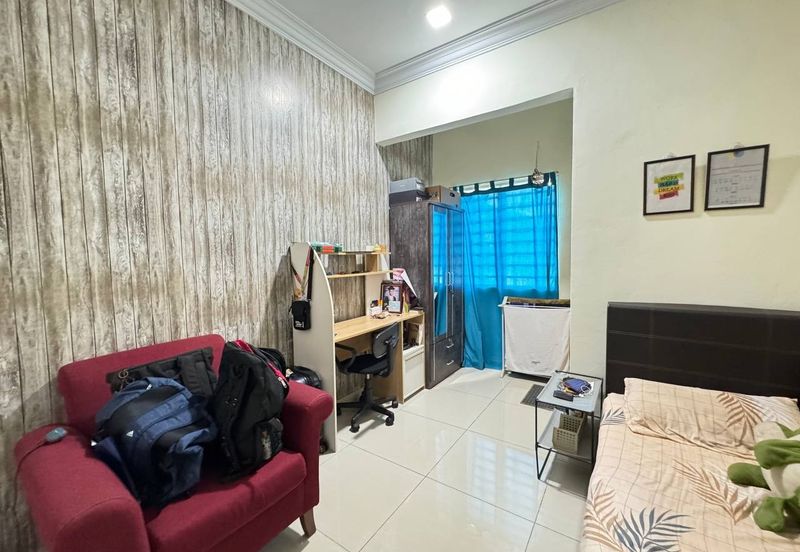 End lot. Fully renovated. Not facing other house. Kelana Idaman PJU 1. Ara Damansara. Petaling Jaya. 