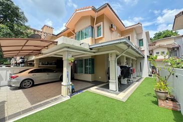 End lot. Fully renovated. Not facing other house. Kelana Impian PJU 1. Ara Damansara. Petaling Jaya. 