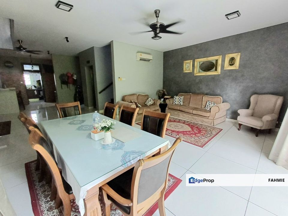 Golf course view. Fully renovated. Freehold. Laman Glenmarie. Shah Alam. , Selangor, Glenmarie