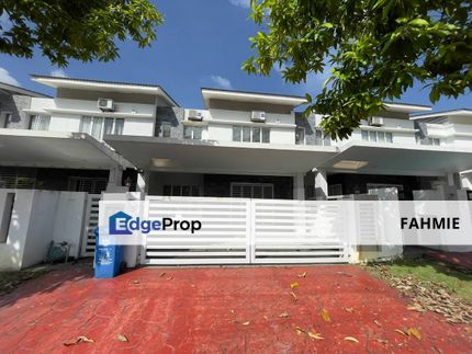Not facing other house. Non bumi lot. Marbella. D'Kayangan. Seksyen 13. Shah Alam. , Selangor, Shah Alam