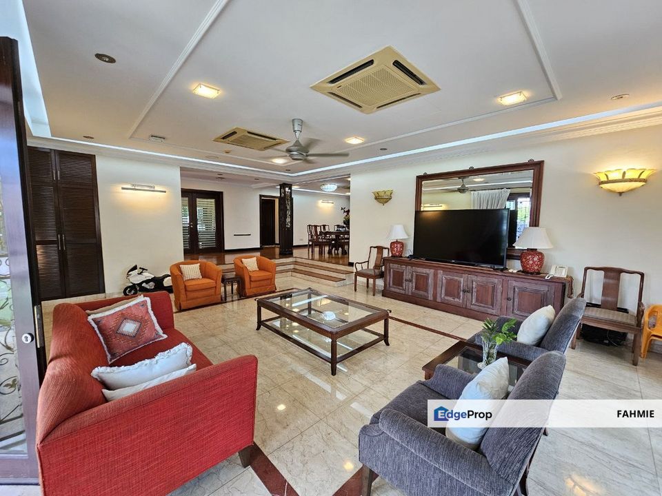 Huge land area. 2 villas. Taman Tasik Titiwangsa. Titiwangsa. , Kuala Lumpur, Titiwangsa 